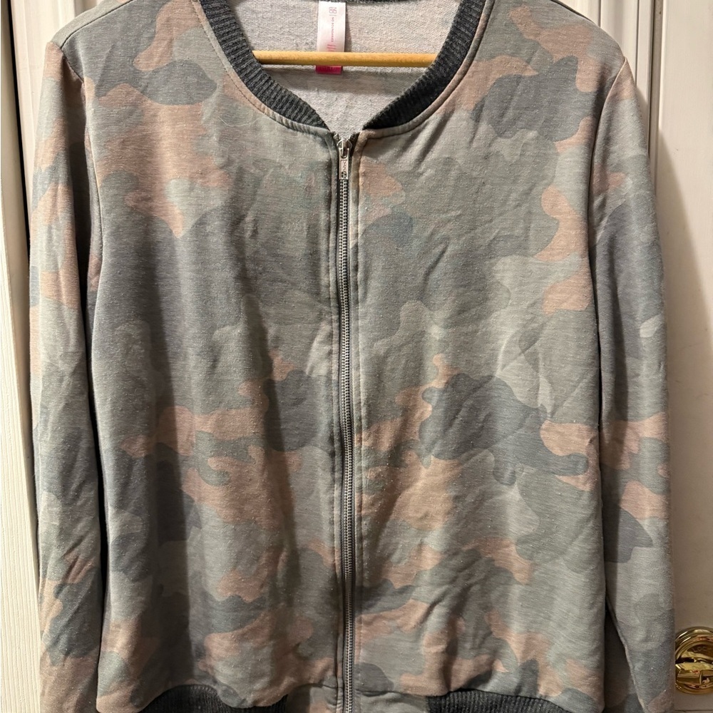 No Boundaries Camo Full Zip Top - Picture 3 of 7